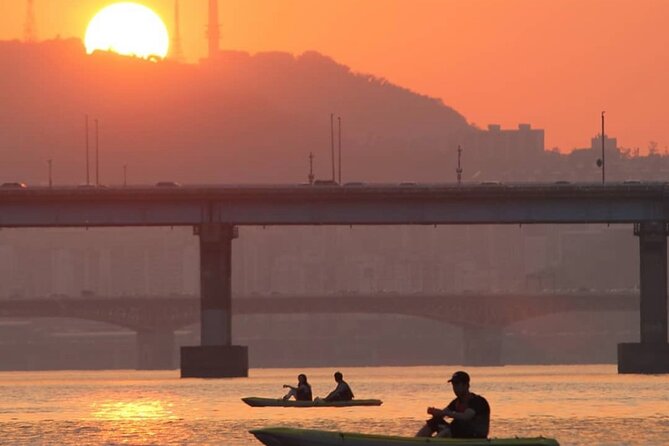 Stand Up Paddle Board (SUP) and Kayak Activities in Han River - Koa and the human touch: what to expect from the guide team