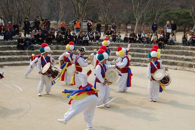 Suwon Hwaseong Fortress and Korean Folk Village Day Tour from Seoul - Hwaseong Fortress in Suwon: UNESCO Walls and Joseon Power
