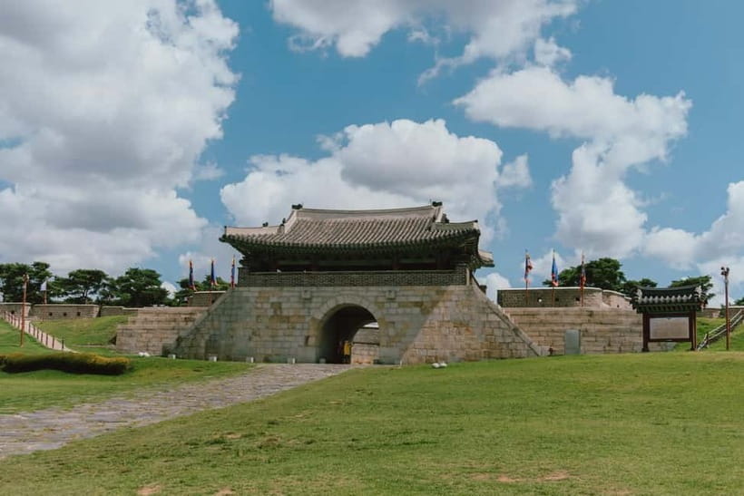 Suwon Hwaseong, Gwangmyeong Cave, & Starfield Library Trip - Getting Out of Seoul: Pickup, Timing, and Why the Transfer Is Worth It