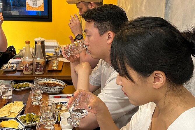 Traditional Soju Class and Makgeolli Tasting in Seoul - Soju and Makgeolli: what this 90-minute session is really about