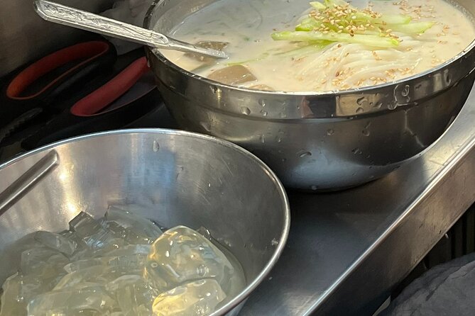 Vegan & Vegetarian Korean Market Adventure Gwangjang Market - Cheonggyecheon Stream stop: photos and a calmer pace